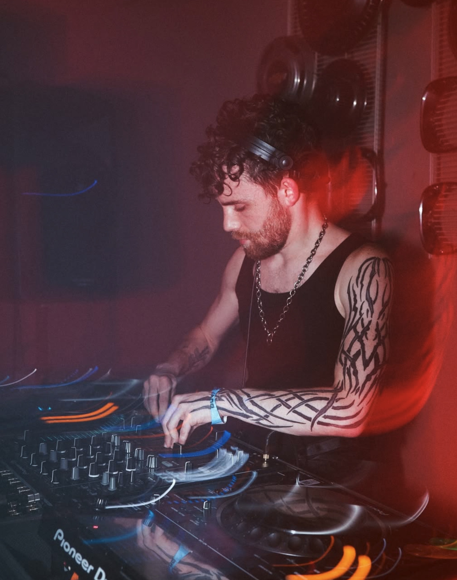 IPOK — press photo 2